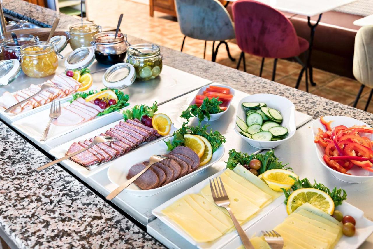 Sure Hotel By Best Western Vilsta Sporthotell Ескилстуна Екстериор снимка